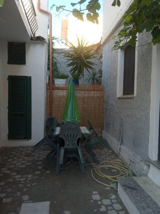 3 Mini Studios In سينيسكولا المظهر الخارجي الصورة